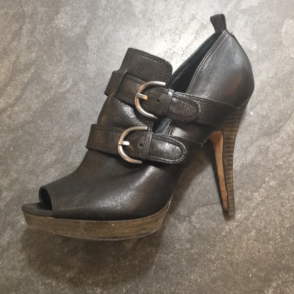 Coach black leather peep toe platform heel - Picture 3 of 7